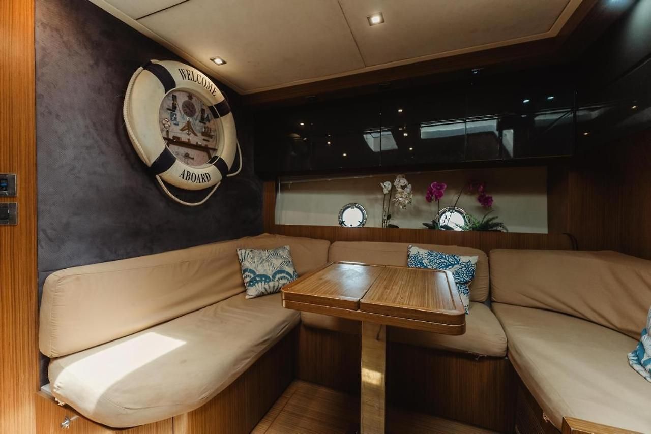 Yate De Lujo Azimut 52 Hotel en barco Cartagena