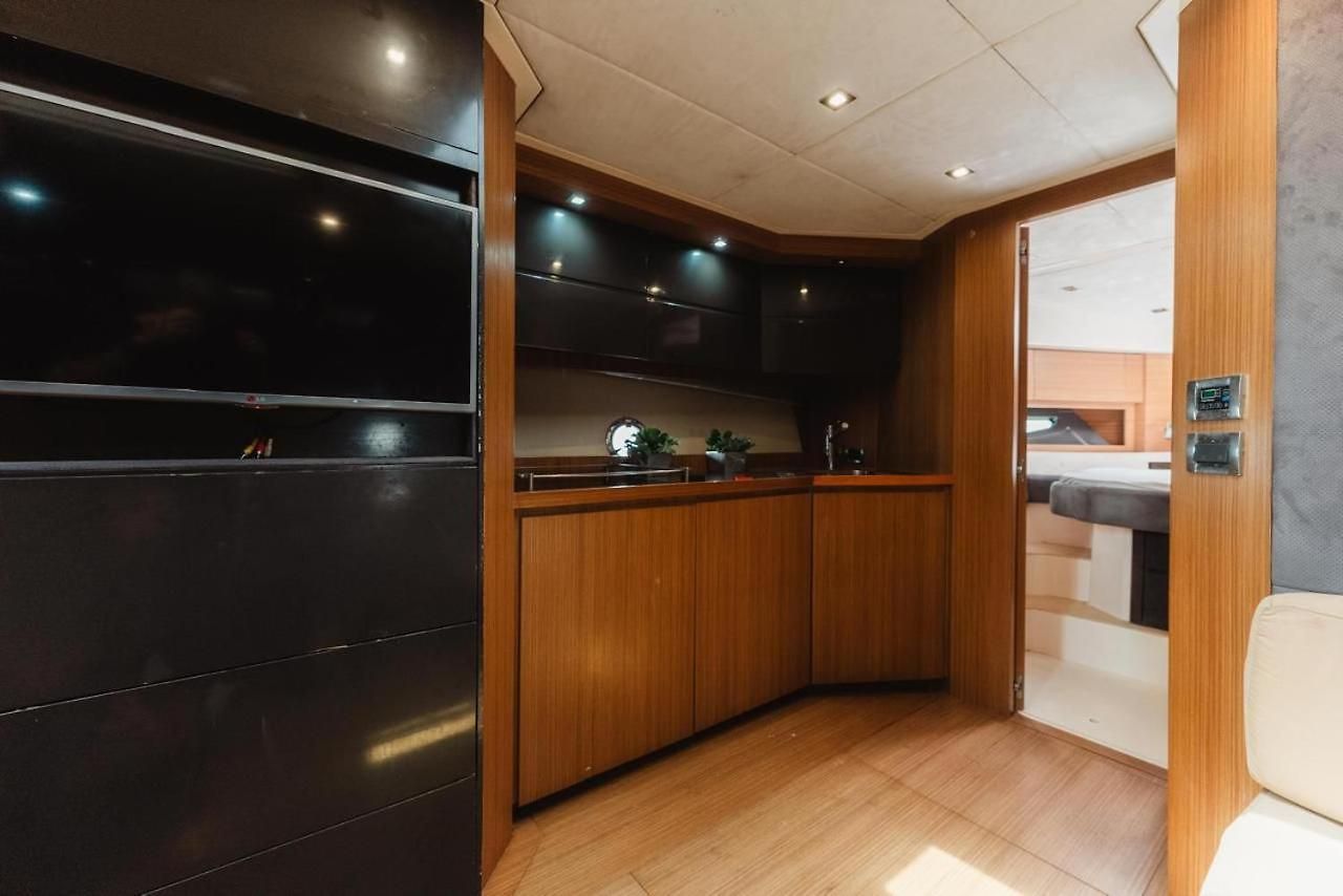 Yate De Lujo Azimut 52 Hotel en barco