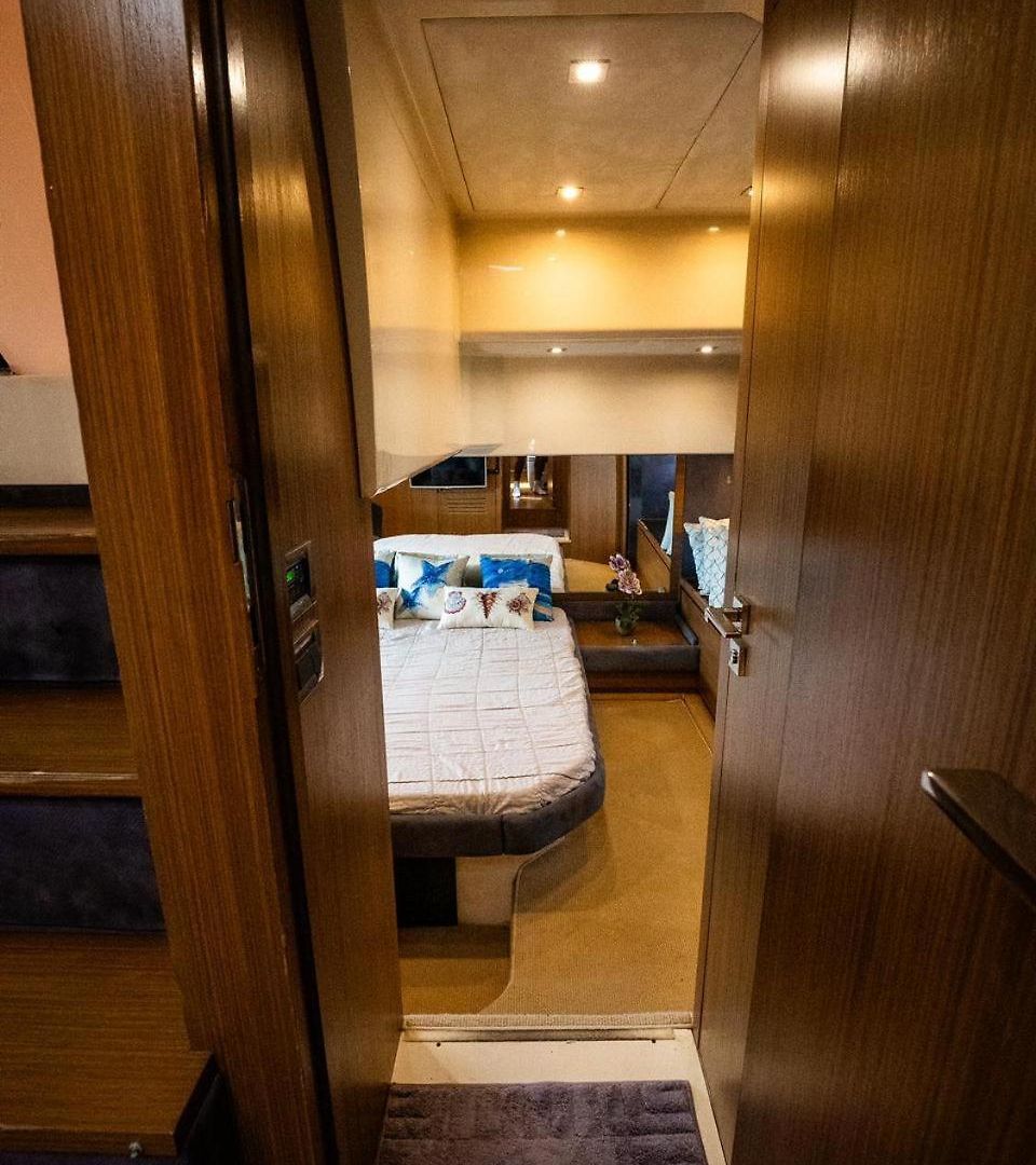 Hotel en barco Yate De Lujo Azimut 52