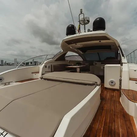 Yate De Lujo Azimut 52 Hotel en barco Cartagena