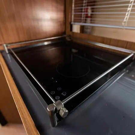Hotel en barco Yate De Lujo Azimut 52 *