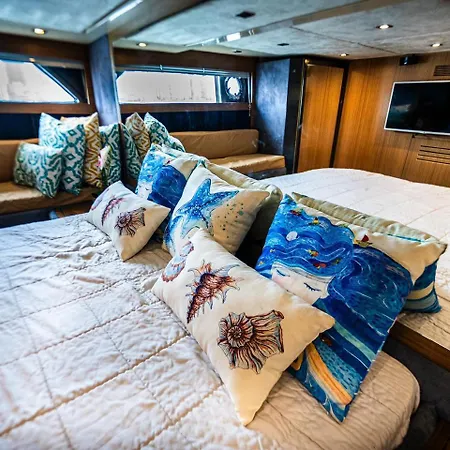 Yate De Lujo Azimut 52 Hotel en barco Cartagena